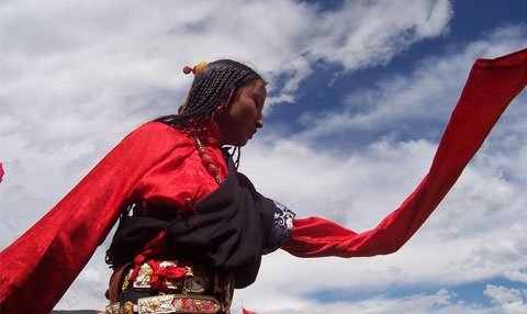 Tibet Clothing: See How Tibetan People Dress Differently from Others