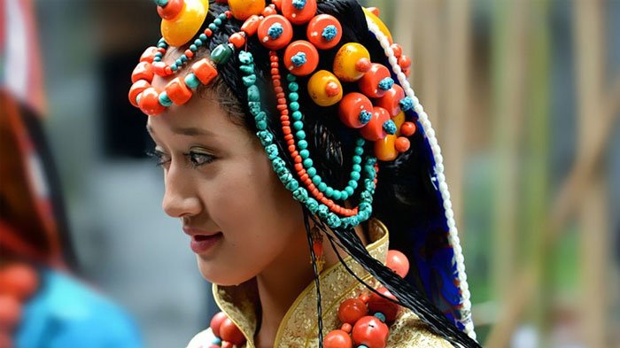 Tibetan women headdress