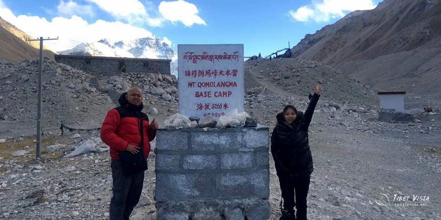 Everest Base Camp monument