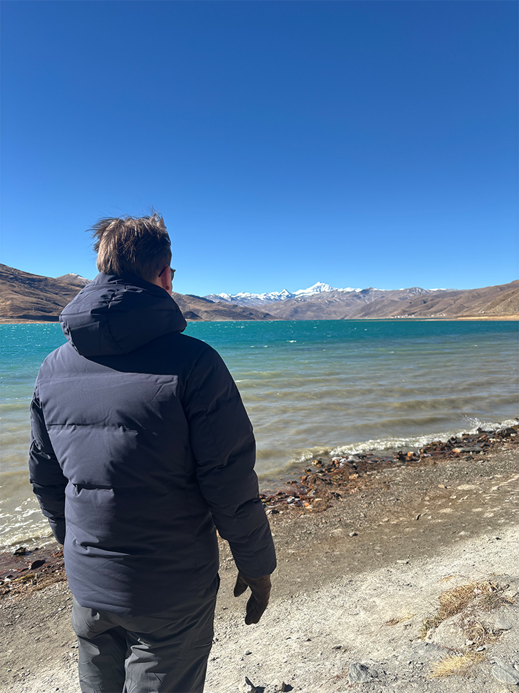 Yamdrok Lake