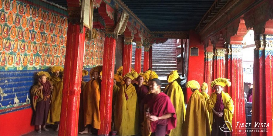 Monks were ready to enter Buddhist chanting hall