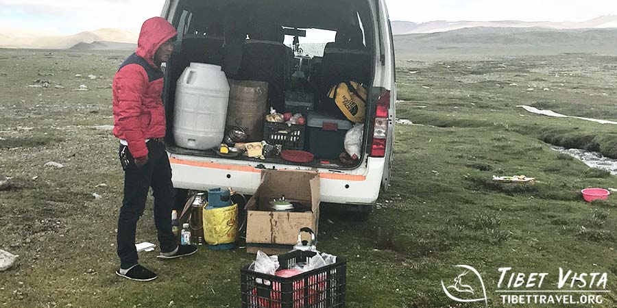 Cook fresh food in Tibet trek tour