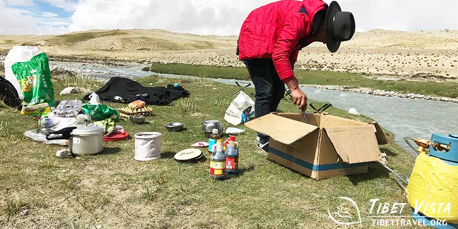 Cook fresh food in Tibet trek tour