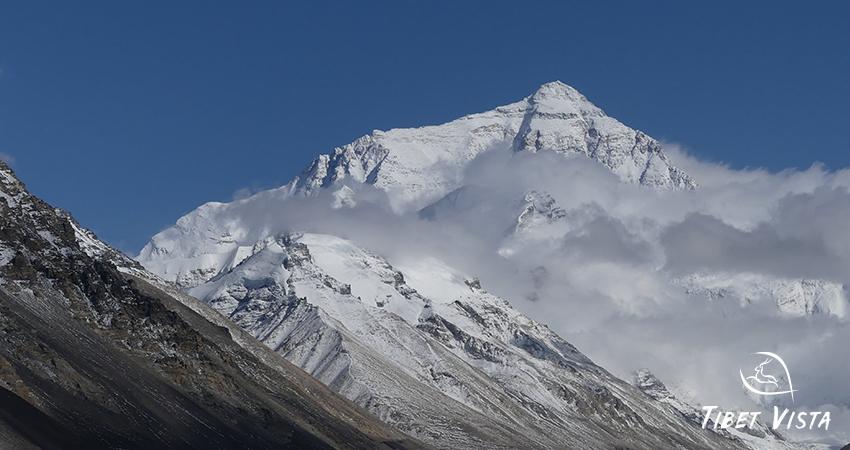 The breathtaking clear view of Mt.Everest
