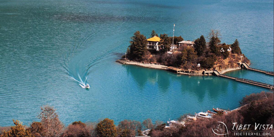 Taking the speedboat to the small island