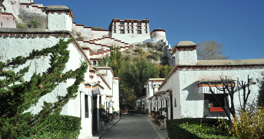 Exploring interior of Potala Palace