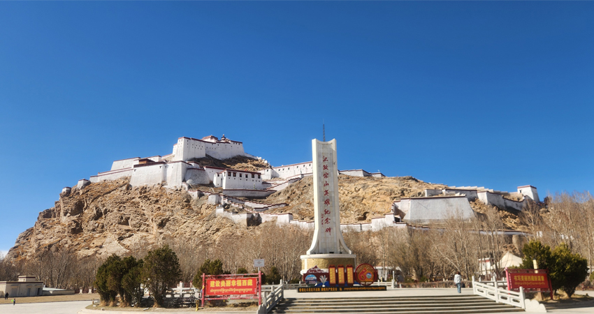 Gyantse Fortress on the way to Shigatse Tibet