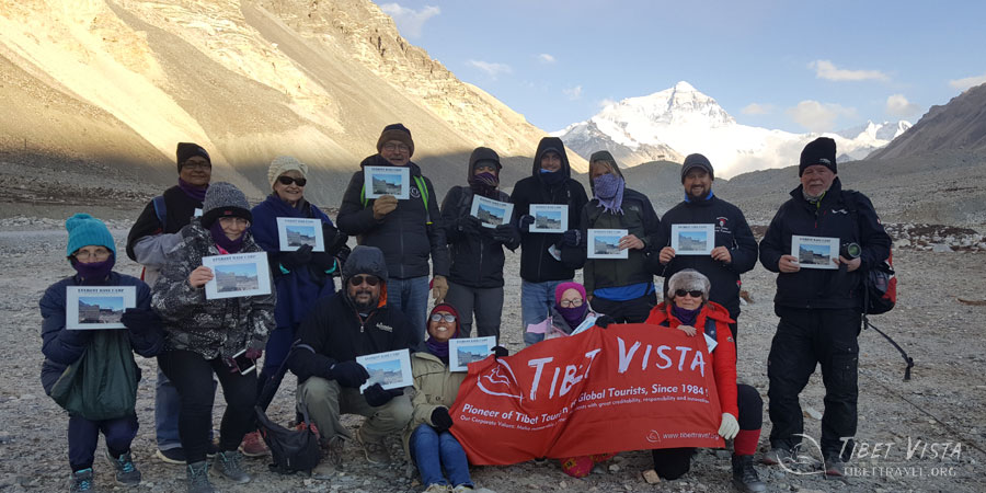 Guests holding Everest Certificate