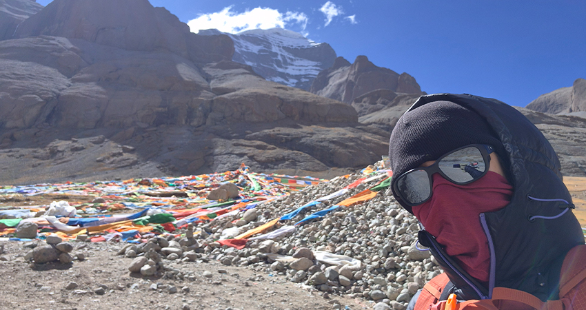 take photo with Mount Kailash during pilgrimage trek