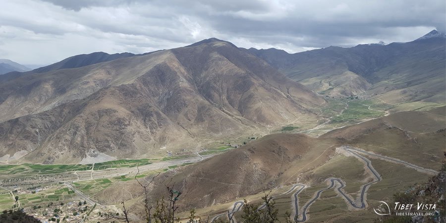 road of lhasa to ganden monastery