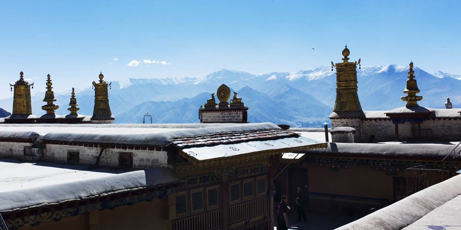 drepung monastery in tibet