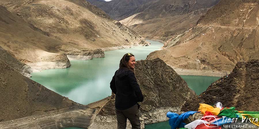  Yamdrok Lake 