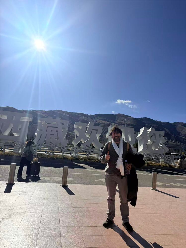 Tibet guide welcome at Lhasa Gonggar Airport