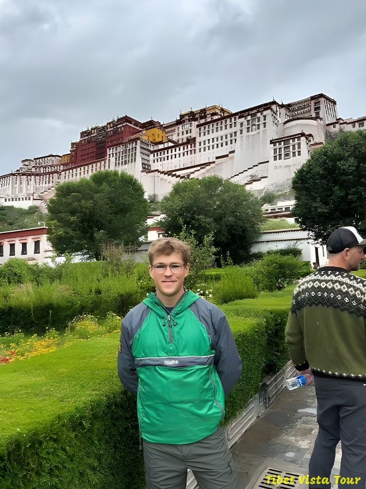 Striking a pose with Potala Palace