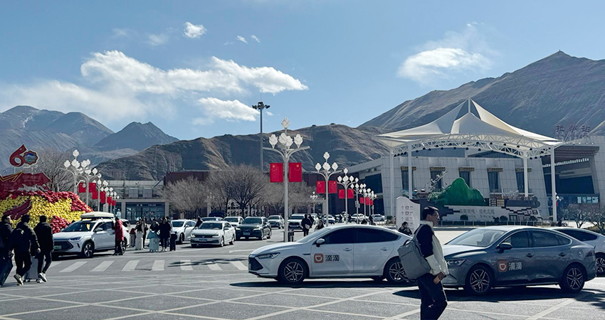 Impressions of Lhasa railway station