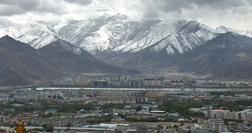 Lhasa Snowfall in April