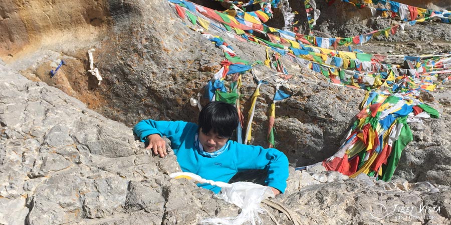 Explore Tashi Island at Lakeside of Namtso