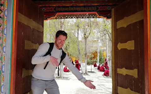 Let Photos Tell the Story: What Interesting Photos You Can Take by Phone in a Tibet Tour