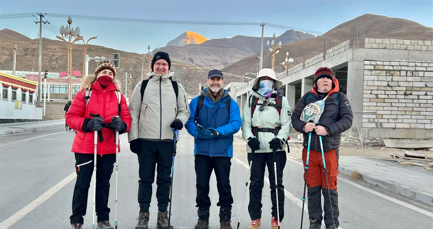 Five hikers finish Mount Kailash kora trek