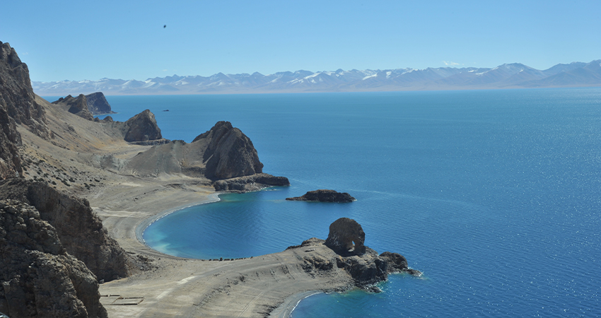 Elephant Gate rock formation at Namtso Lake north shore