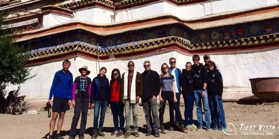 Climb Unique Kumbum Stupa