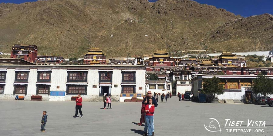  Autumnal landscapes in Tibet
