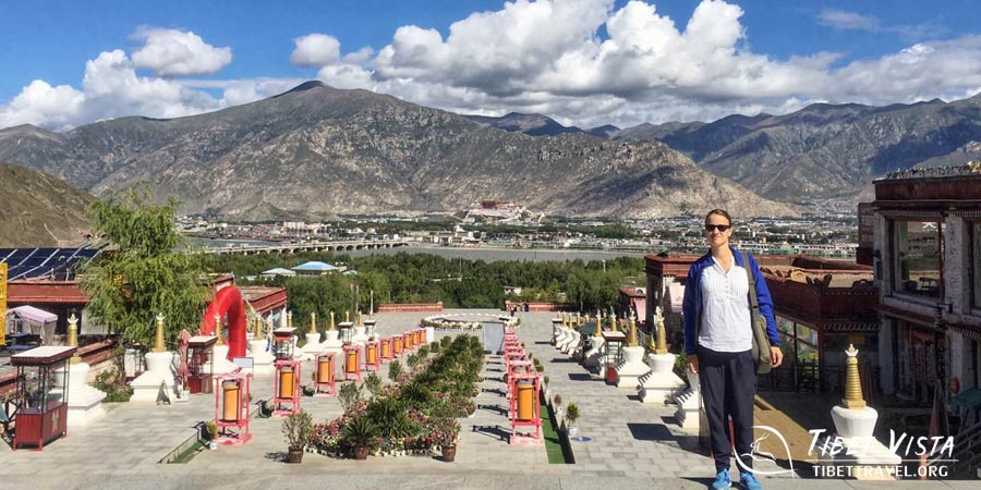  Autumnal landscapes in Tibet