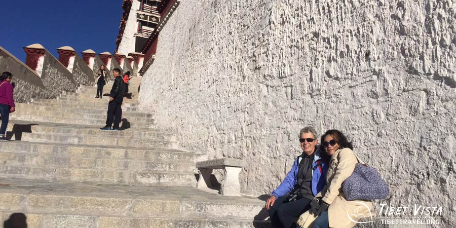  Autumnal landscapes in Tibet