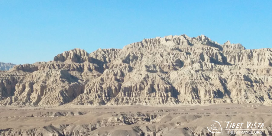  Autumnal landscapes in Tibet