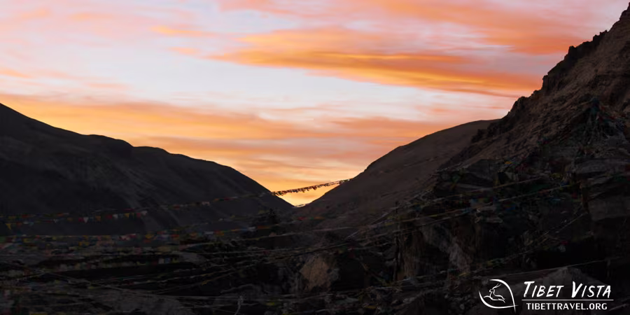  Autumnal landscapes in Tibet