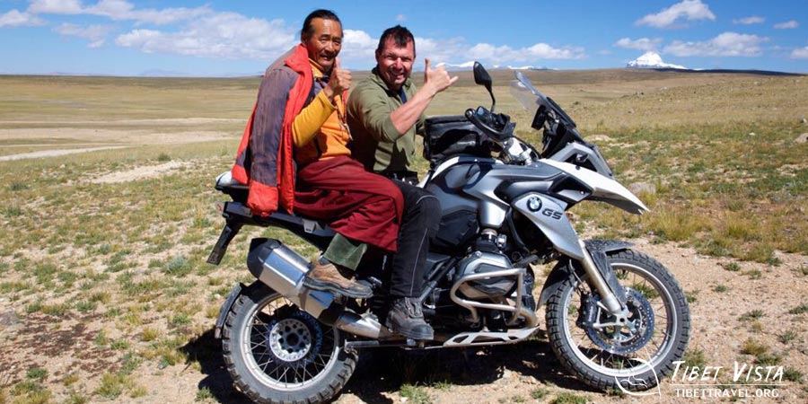  Autumnal landscapes in Tibet