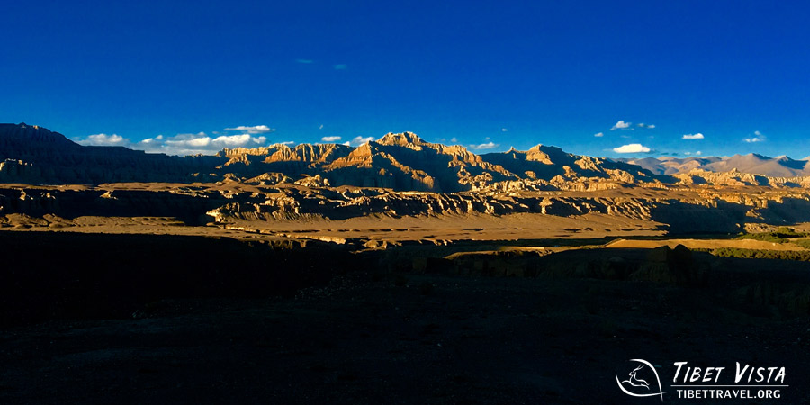  Autumnal landscapes in Tibet