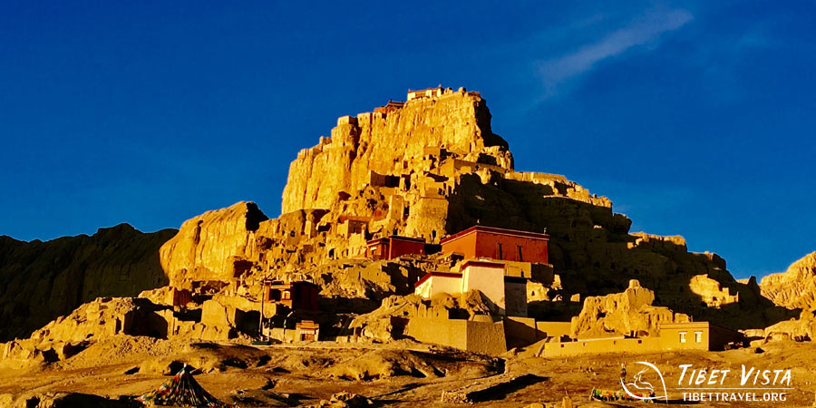  Autumnal landscapes in Tibet