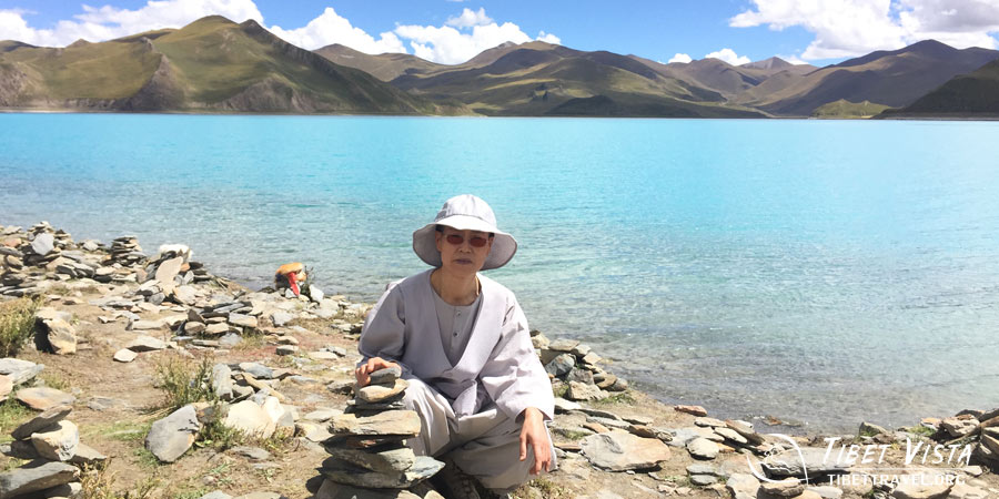  Autumnal landscapes in Tibet