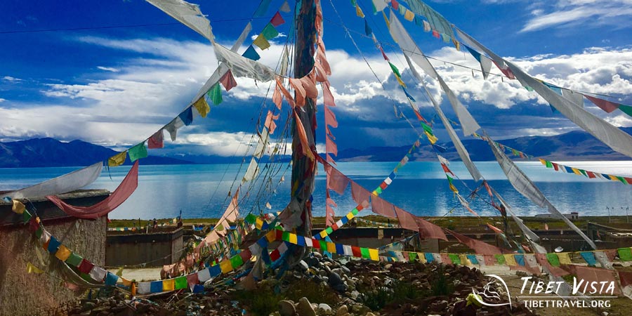  Autumnal landscapes in Tibet
