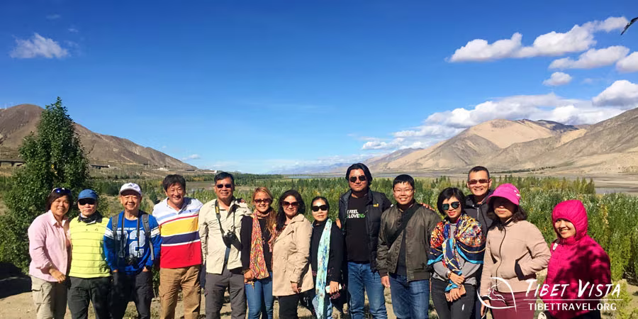  Autumnal landscapes in Tibet