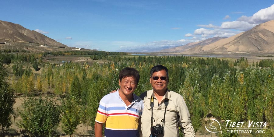  Autumnal landscapes in Tibet