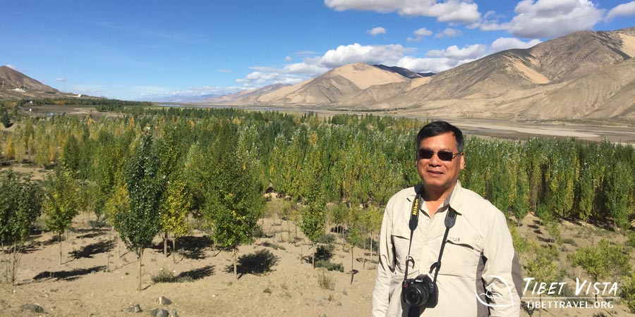  Autumnal landscapes in Tibet