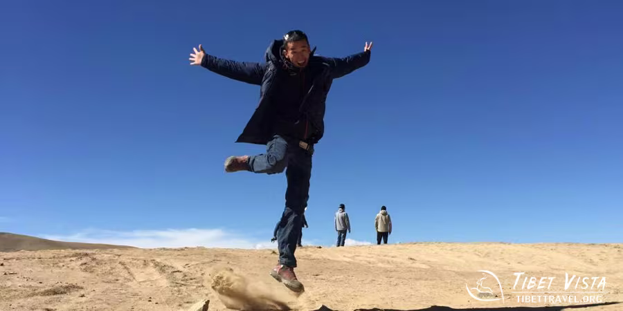  Autumnal landscapes in Tibet