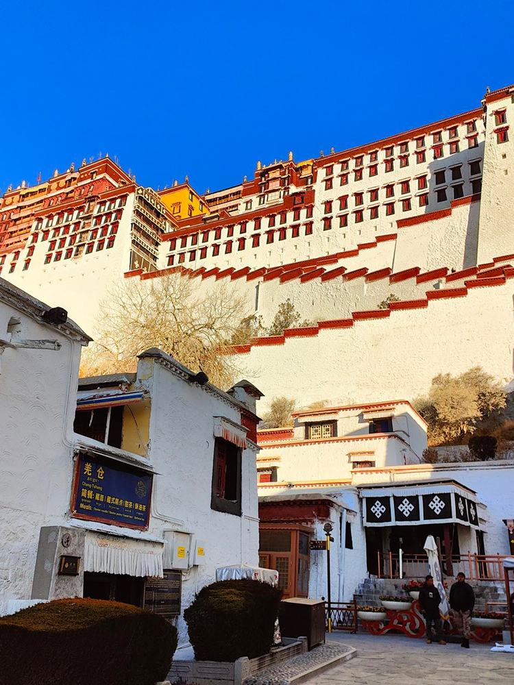 Visit Potala Palace in Lhasa Tibet