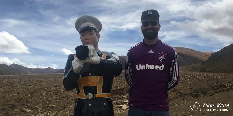Take Photos with Dummy Traffic Policeman