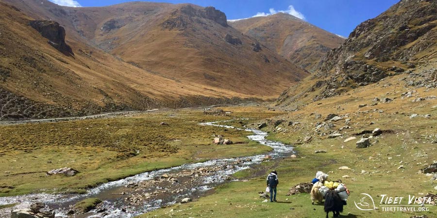 Pass the Picturesque Tsurphu Valley
