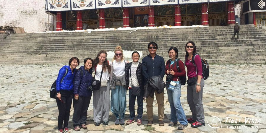 Hike in Drepung Monastery