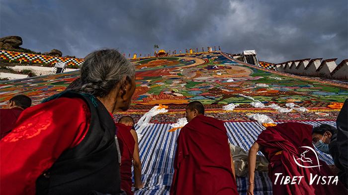 Thangka displaying during Shoton festival.