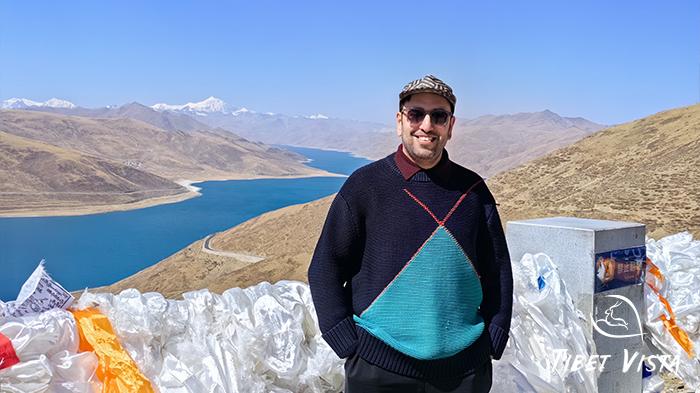 Enjoy Yamdrok Lake during Shoton Festival.