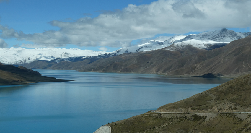 Yamdrok Lake