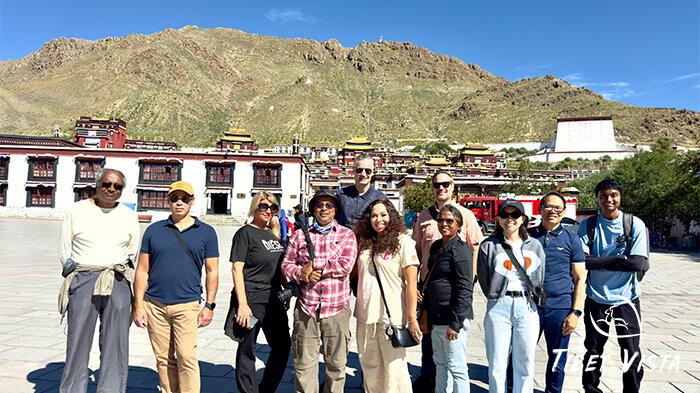 Tashilunpo Monastery, the largest monastery in Shigatse.