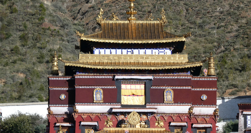 the prestigious Tashilhunpo Monastery