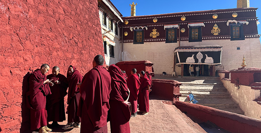 A Winter Journey Through Tibet: Exploring the Heart of Tibetan Culture and Buddhism During Christmas
