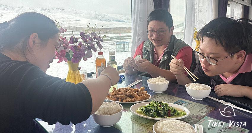 Tibet train dining